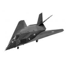 REVELL 03899 F 117A NIGHTHAWK STEALTH FIGHTER 1:72