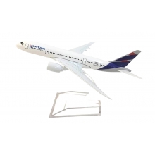 AIRPLANE BOEING 737-800 LATAM AIRPLANE MODEL 16CM