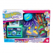 MATTEL HXP57 HOT WHEELS SKATE PATINATE CON TENIS ESTILO 90S