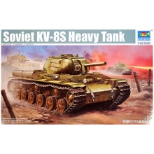 TRUMPETER 01572 1:35 SOVIET KV 8S HEAVY TANK