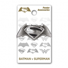 MONOGRAM 45436 BATMAN VS SUPERMAN DELUXE PEWTER LAPEL PIN